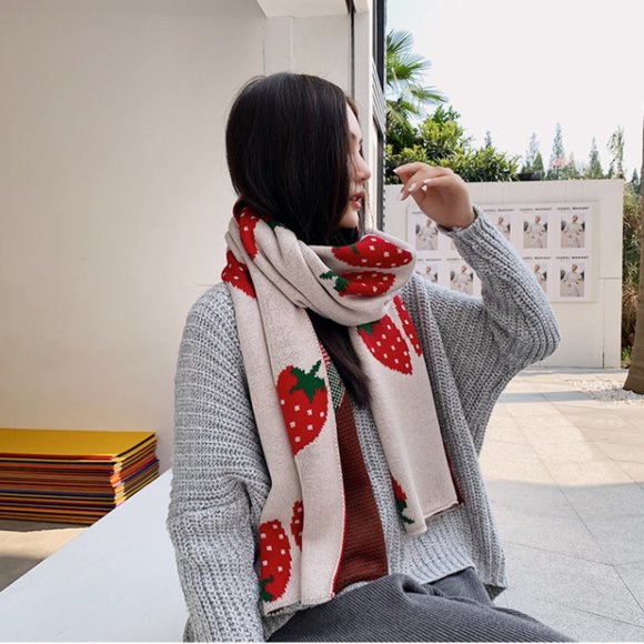 🍓Strawberry Print Scarf🍓 - Picture 4 of 16